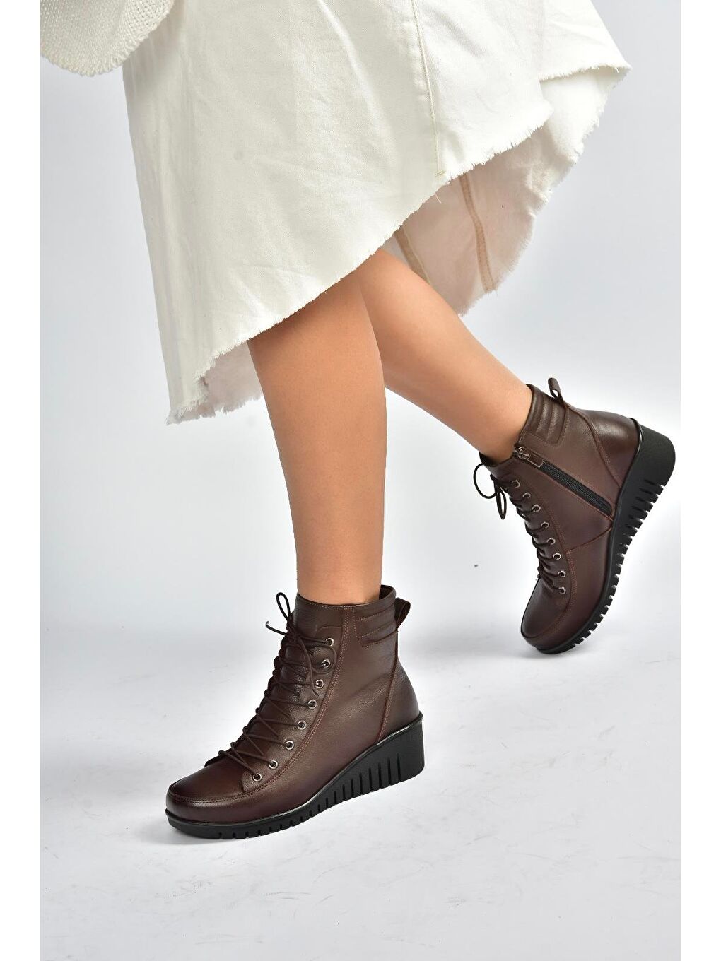Kahverengi Kadın Bot V324245103-3