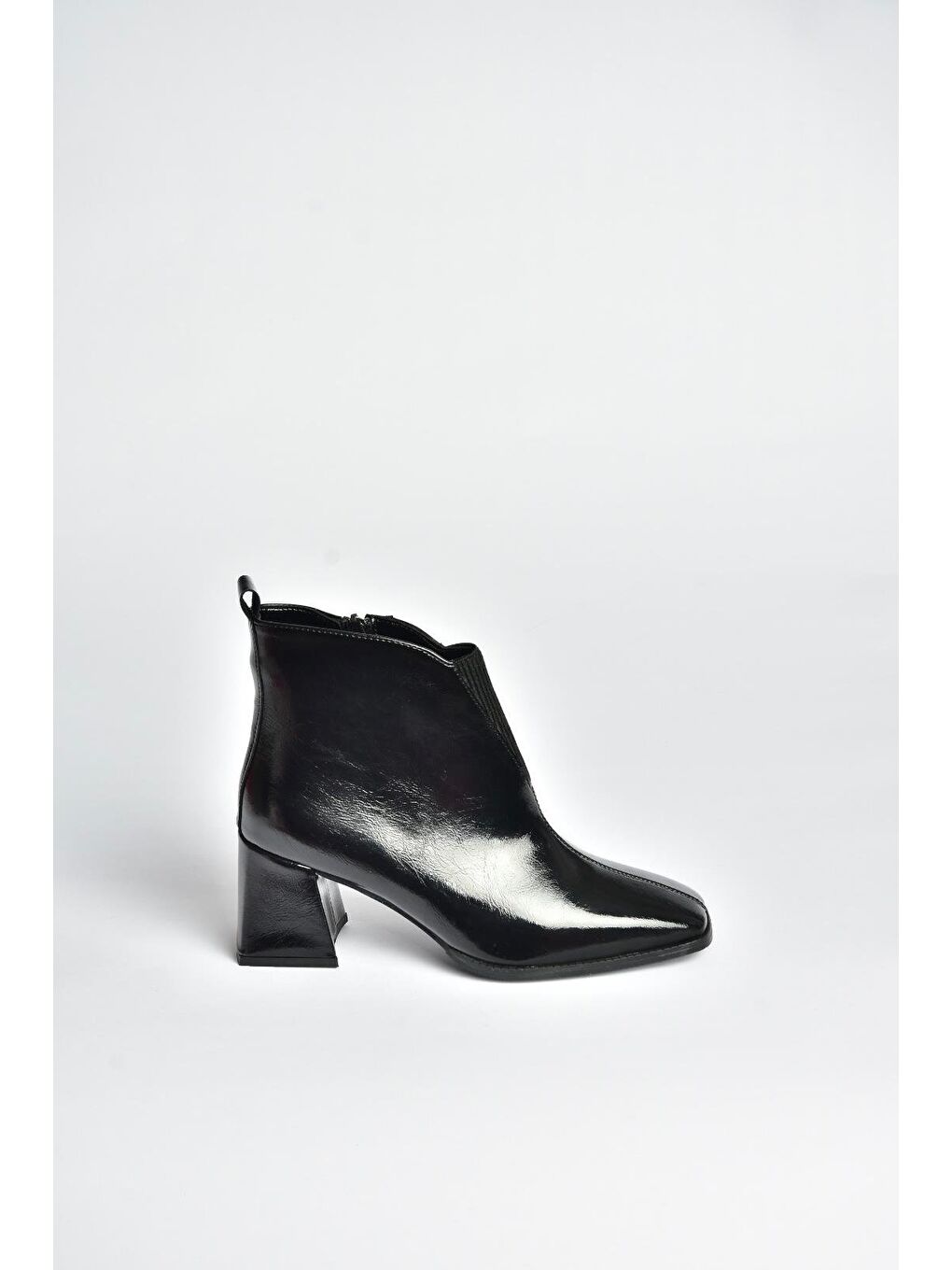 Siyah Kadın Bot V848257460-3