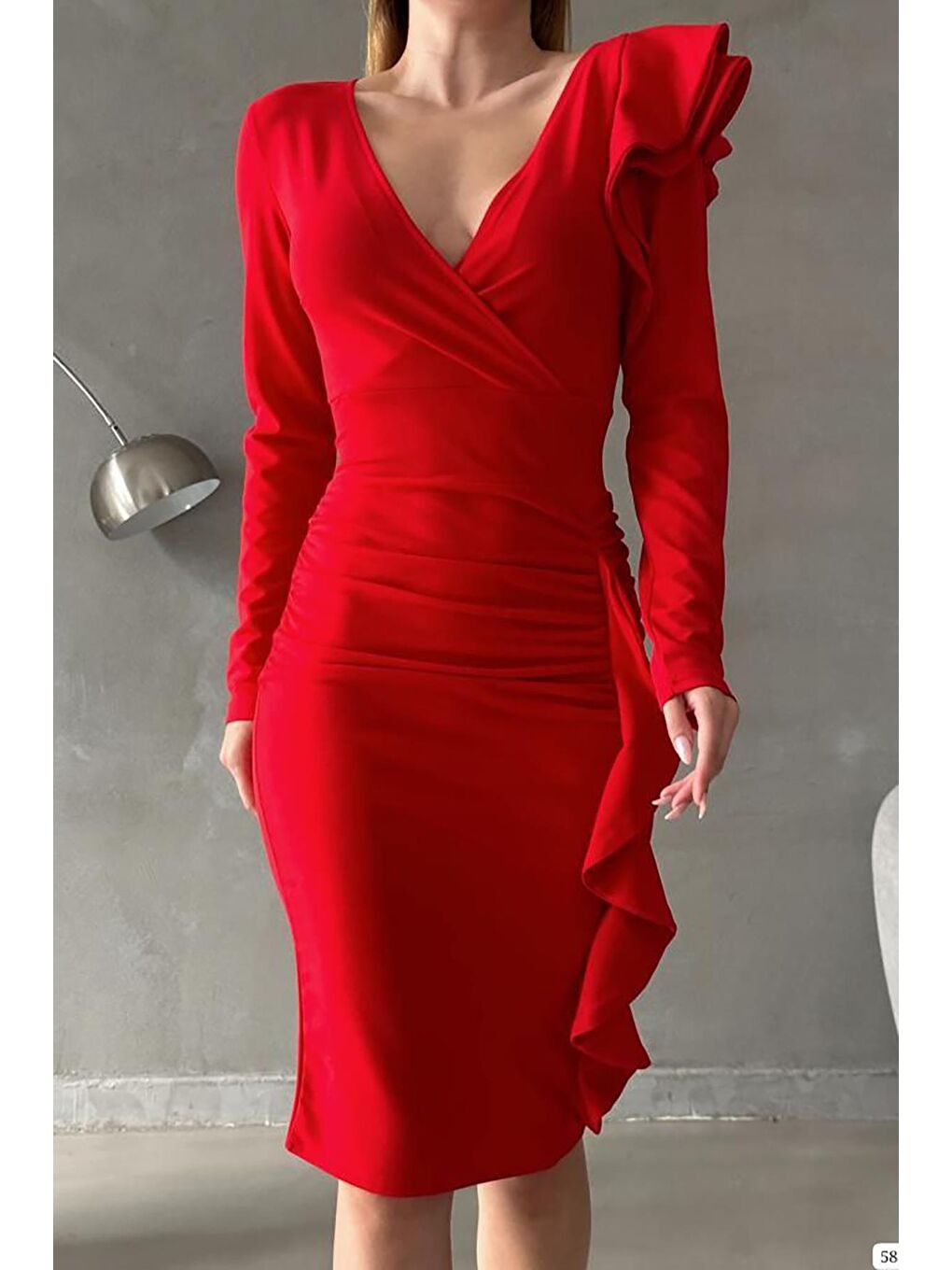 Kırmızı Kruvaze Yaka Fırfır Detay Uzun Kollu Krep Kumaş Elbise