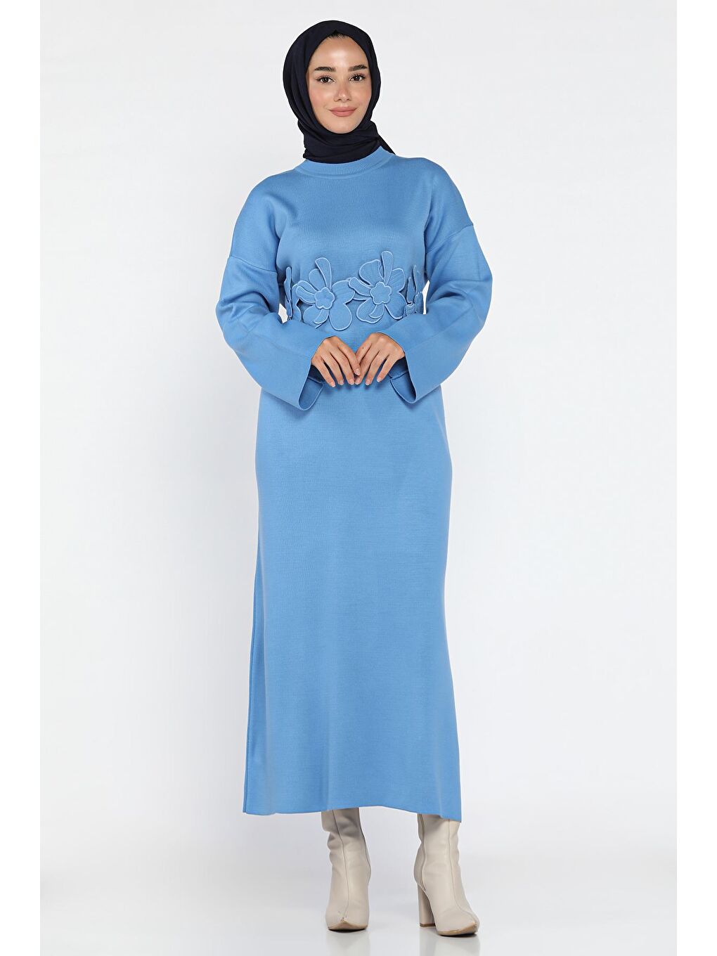 Mavi Bisiklet Yaka Çiçek Figürlü Tesettür Triko Elbise-1