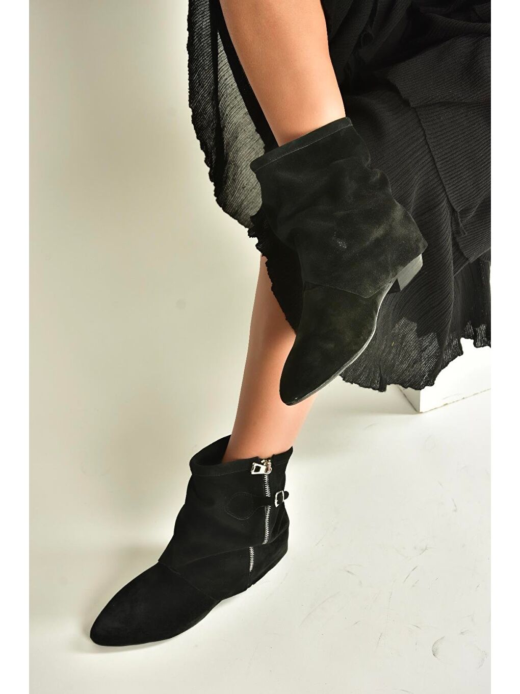 Siyah Kadın Bot V380518102