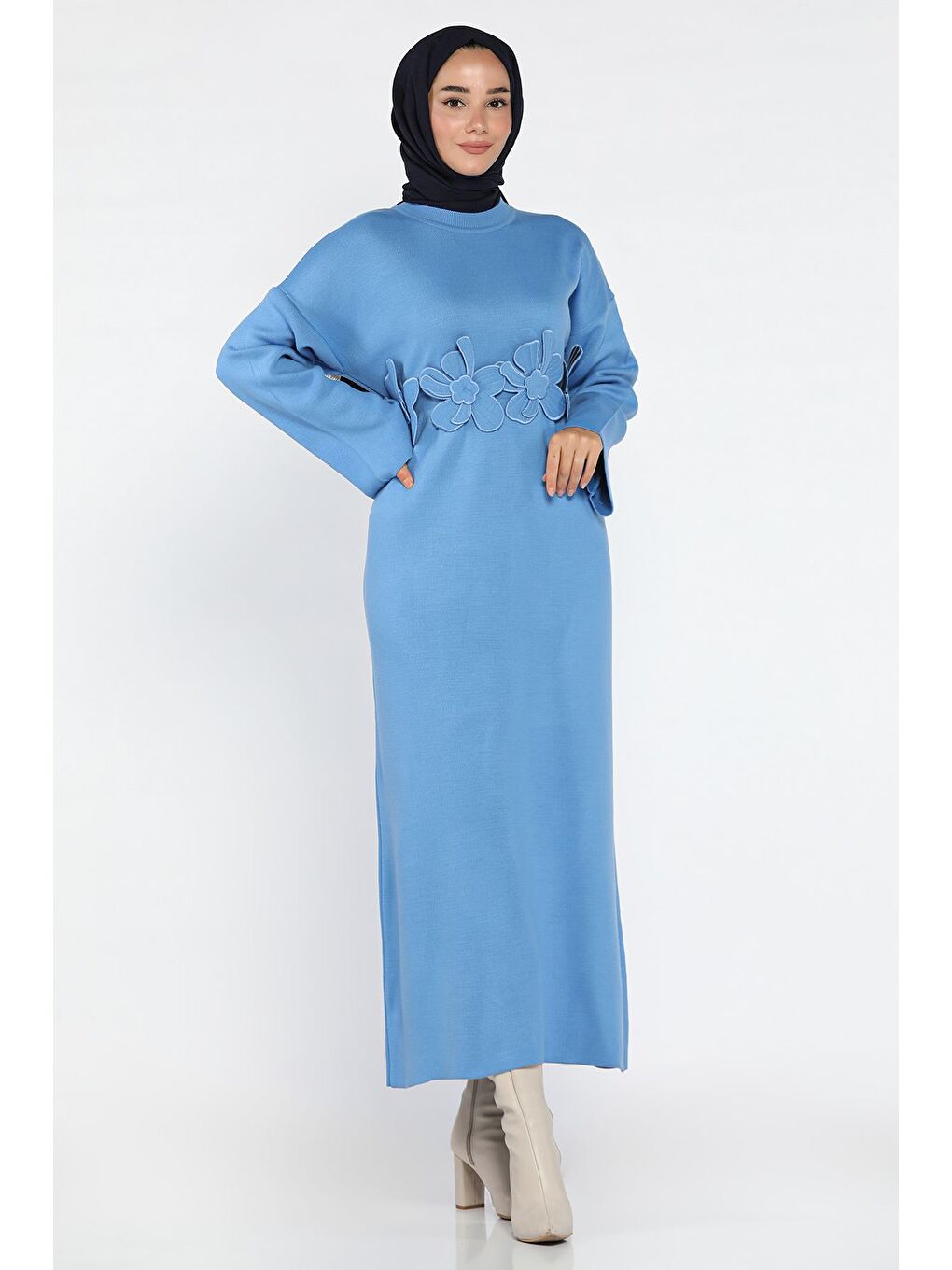 Mavi Bisiklet Yaka Çiçek Figürlü Tesettür Triko Elbise-3
