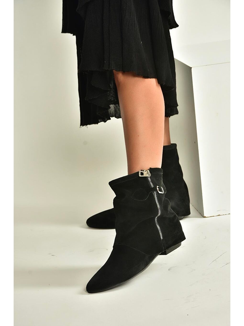 Siyah Kadın Bot V380518102-4
