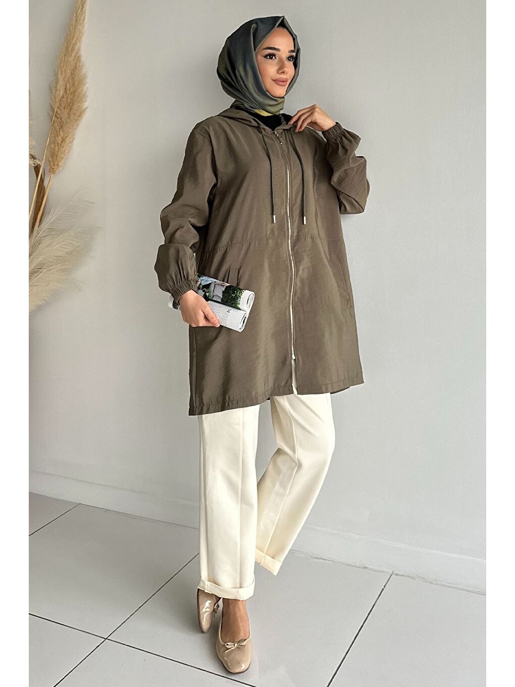 Haki Kapüşonlu Fermuarlı Mevsimlik Tesettür Kap