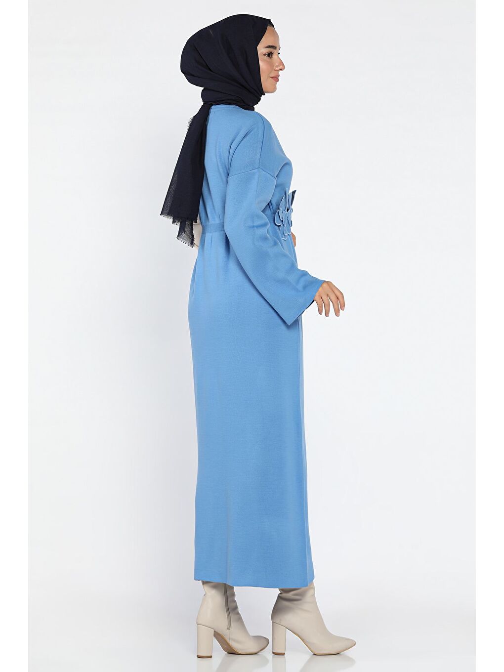 Mavi Bisiklet Yaka Çiçek Figürlü Tesettür Triko Elbise-7