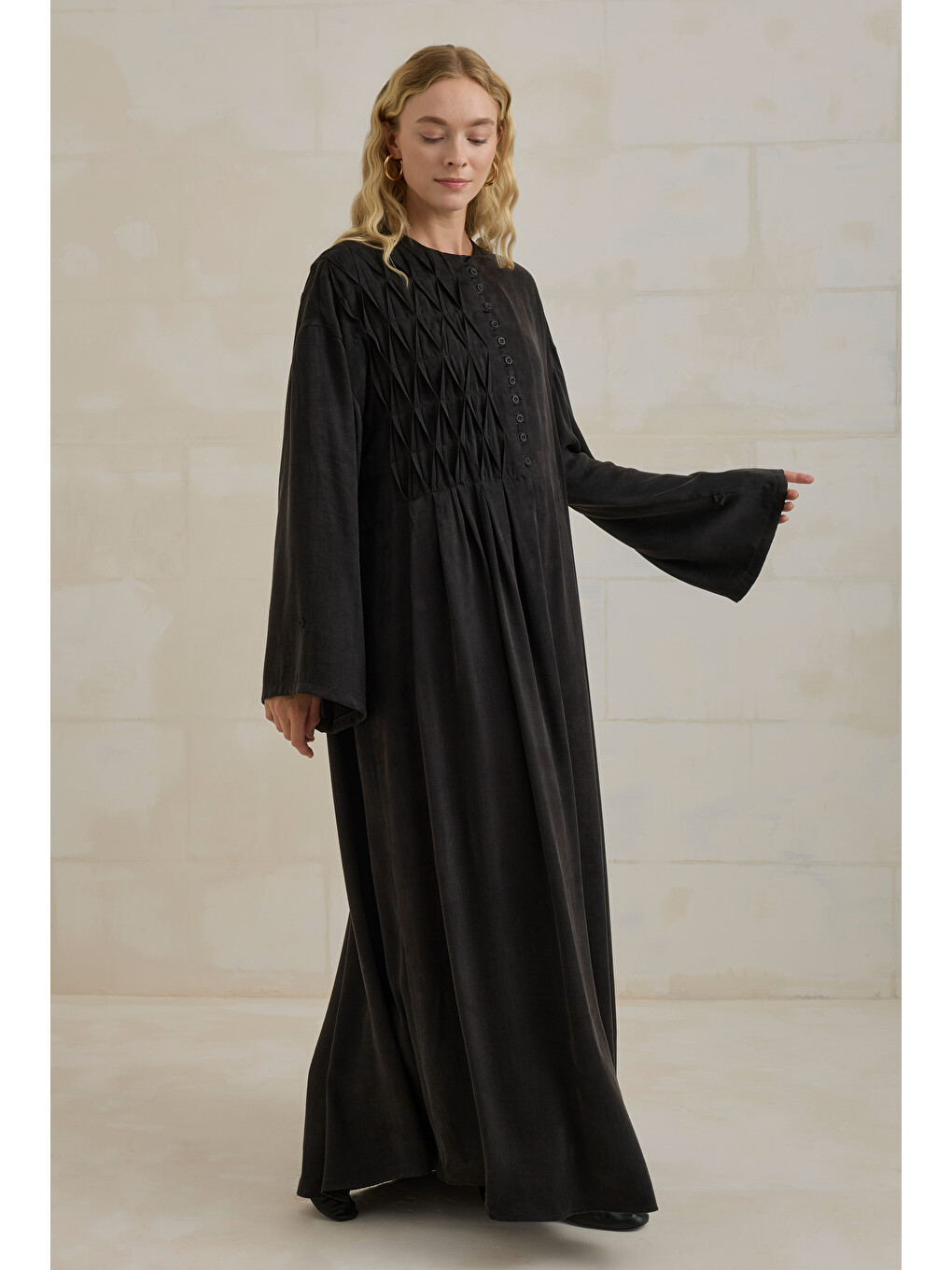 Nervür Motifli Liyosel Abaya Siyah-1
