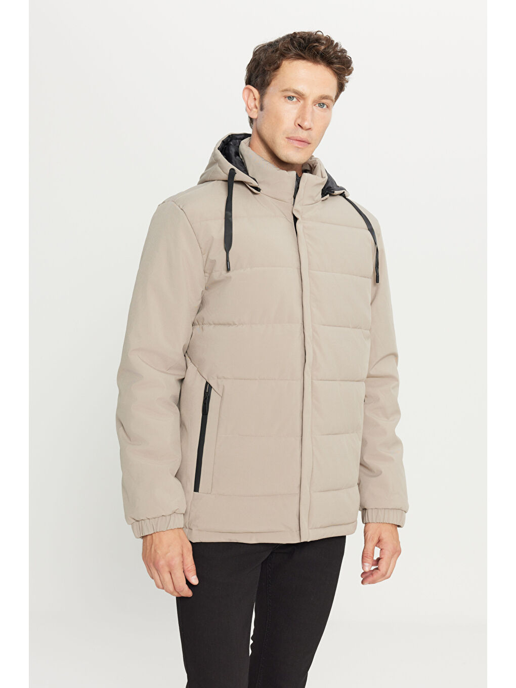 Bej Erkek Vizon Standart Fit Normal Kesim Dik Yaka Kapüşonlu Yan Cepli Casual Şişme Mont-2
