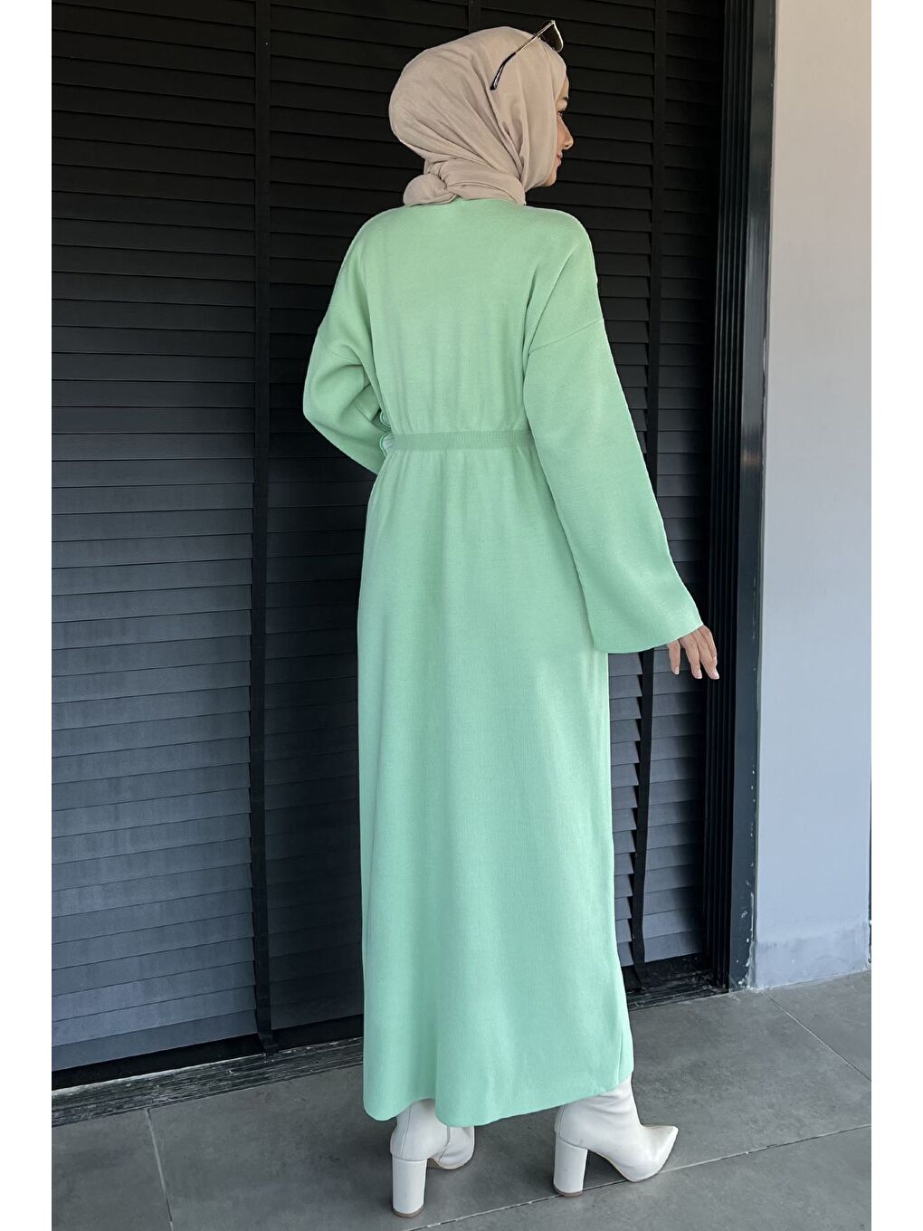 Yeşil Bisiklet Yaka Çiçek Figürlü Tesettür Triko Elbise-6