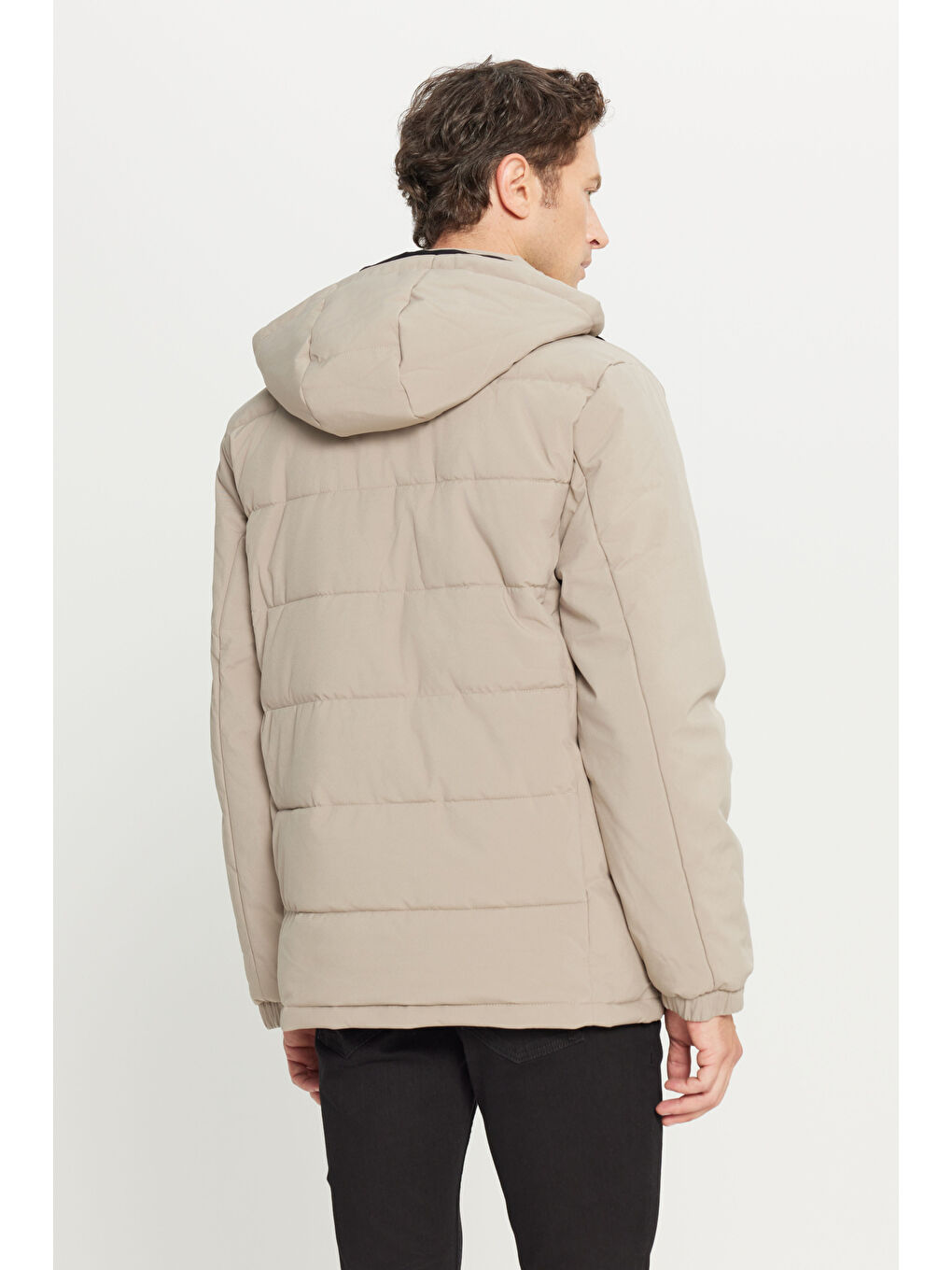 Bej Erkek Vizon Standart Fit Normal Kesim Dik Yaka Kapüşonlu Yan Cepli Casual Şişme Mont-4