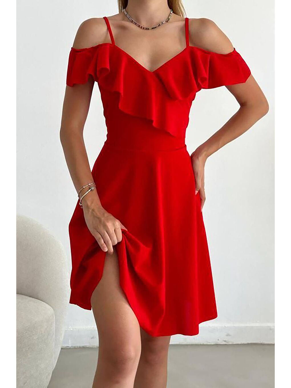 Kırmızı Askılı Omuz Fırfırlı Elbise-2