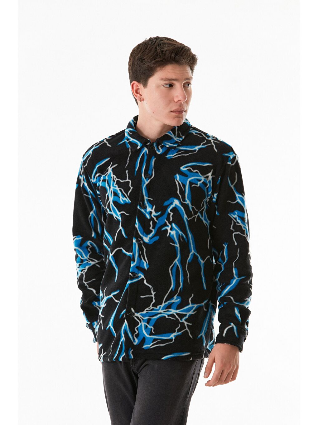 Siyah Desenli Düğmeli Polar Gömlek