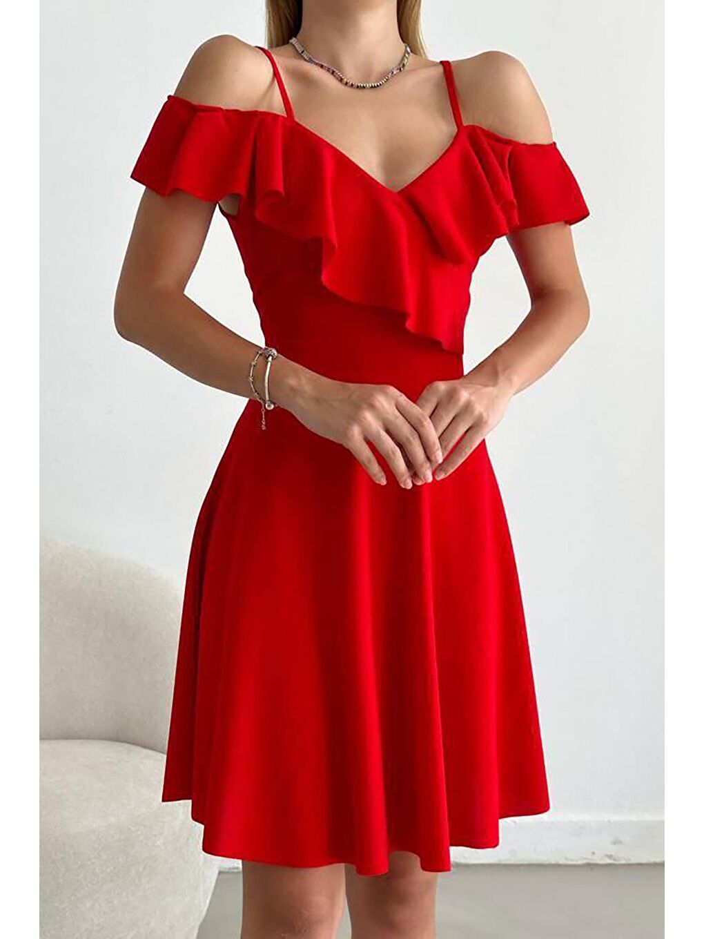 Kırmızı Askılı Omuz Fırfırlı Elbise-3