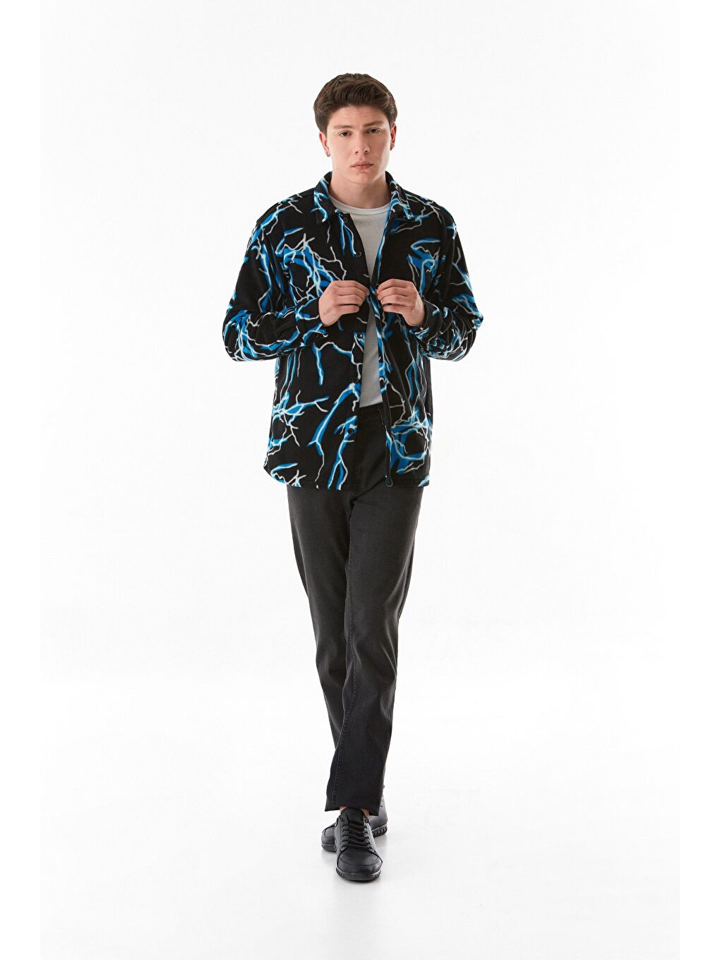 Siyah Desenli Düğmeli Polar Gömlek-3