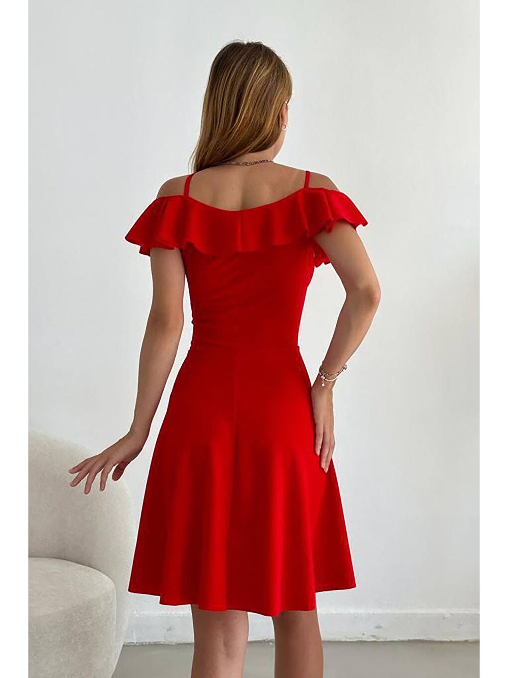 Kırmızı Askılı Omuz Fırfırlı Elbise-4