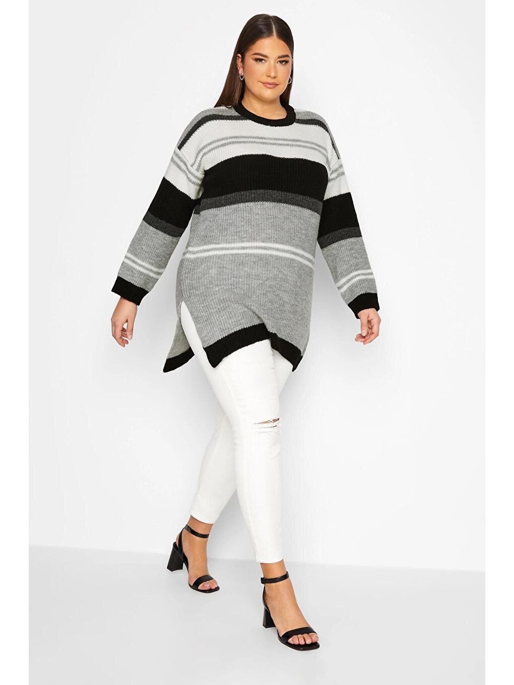 Gri Büyük Beden Çizgili Yuvarlak Yaka Yırtmaç Detaylı Triko Kazak 301831-1
