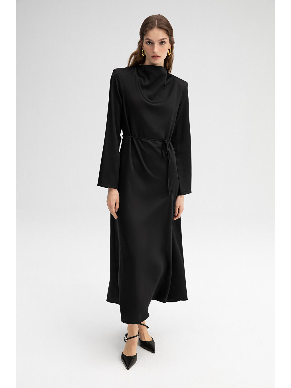 Siyah Kemerli Saten Elbise-1