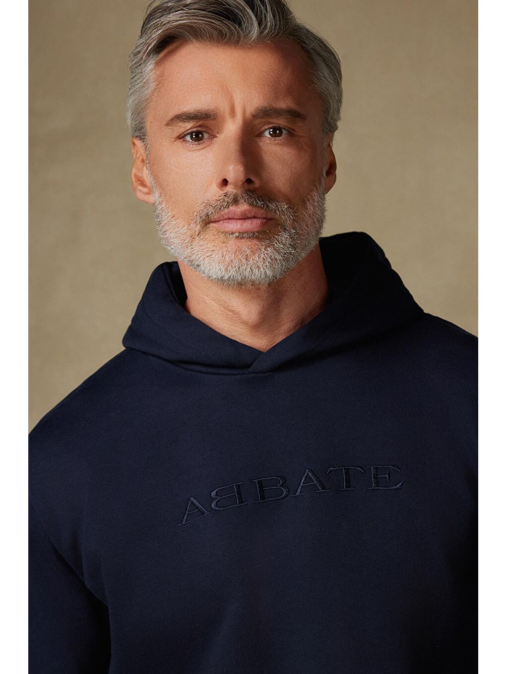 Örme Kumaş Pamuklu Comfort Fit Lacivert Bisiklet Yaka Erkek Nakışlı Hoodie-1