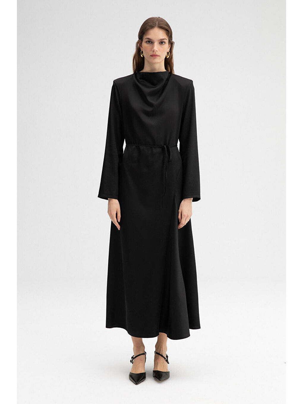 Siyah Kemerli Saten Elbise-2