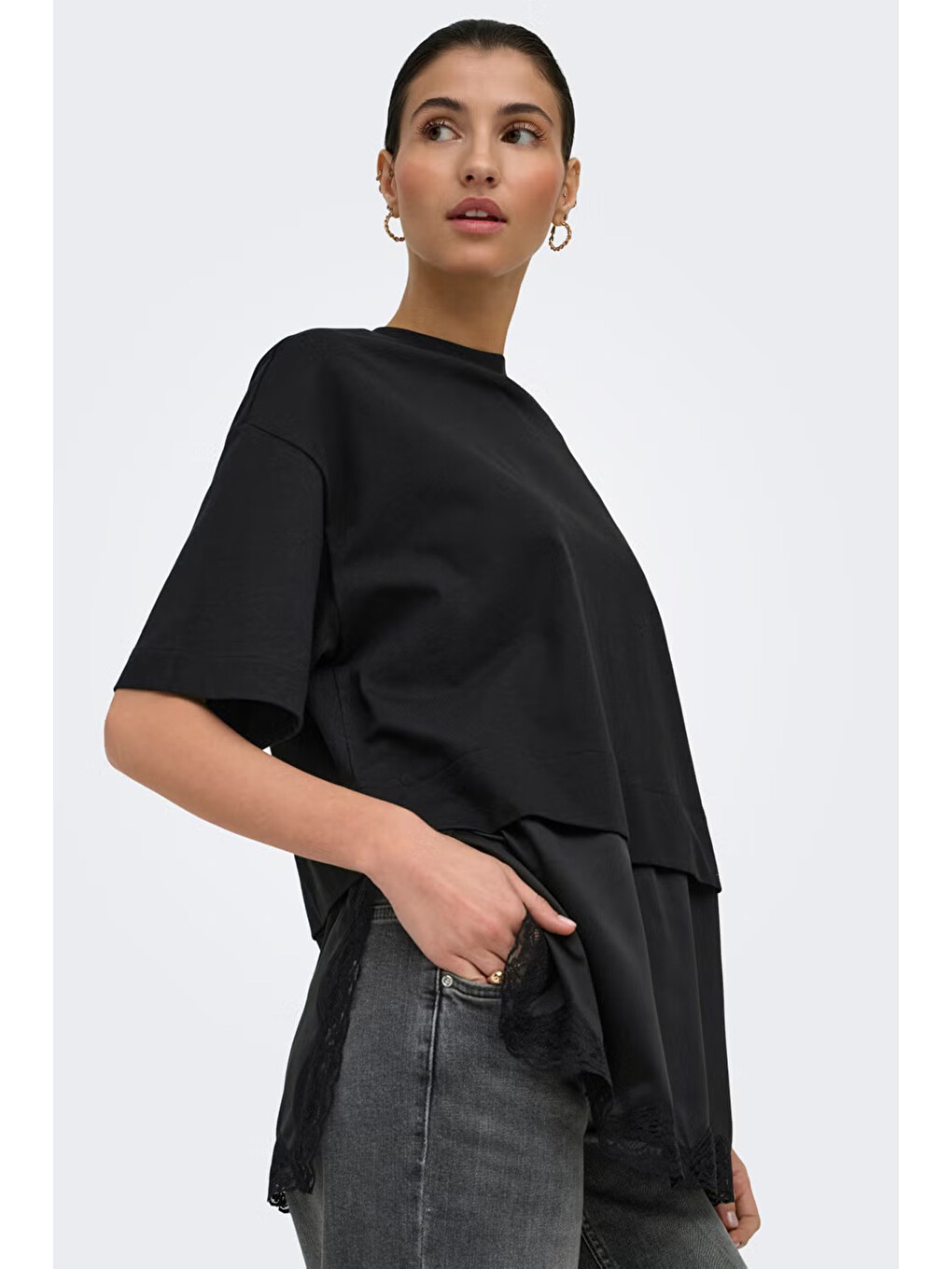 Siyah Onlmexa Pamuklu Regular Fit Dantel Detaylı Kadın T Shirt 15382176-2