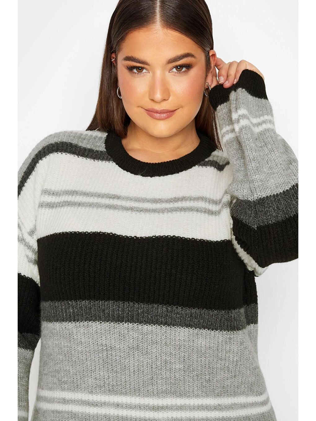 Gri Büyük Beden Çizgili Yuvarlak Yaka Yırtmaç Detaylı Triko Kazak 301831-4