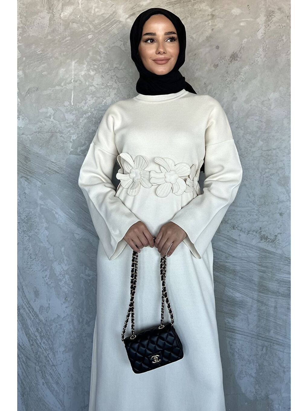 Bej Bisiklet Yaka Çiçek Figürlü Tesettür Triko Elbise-4