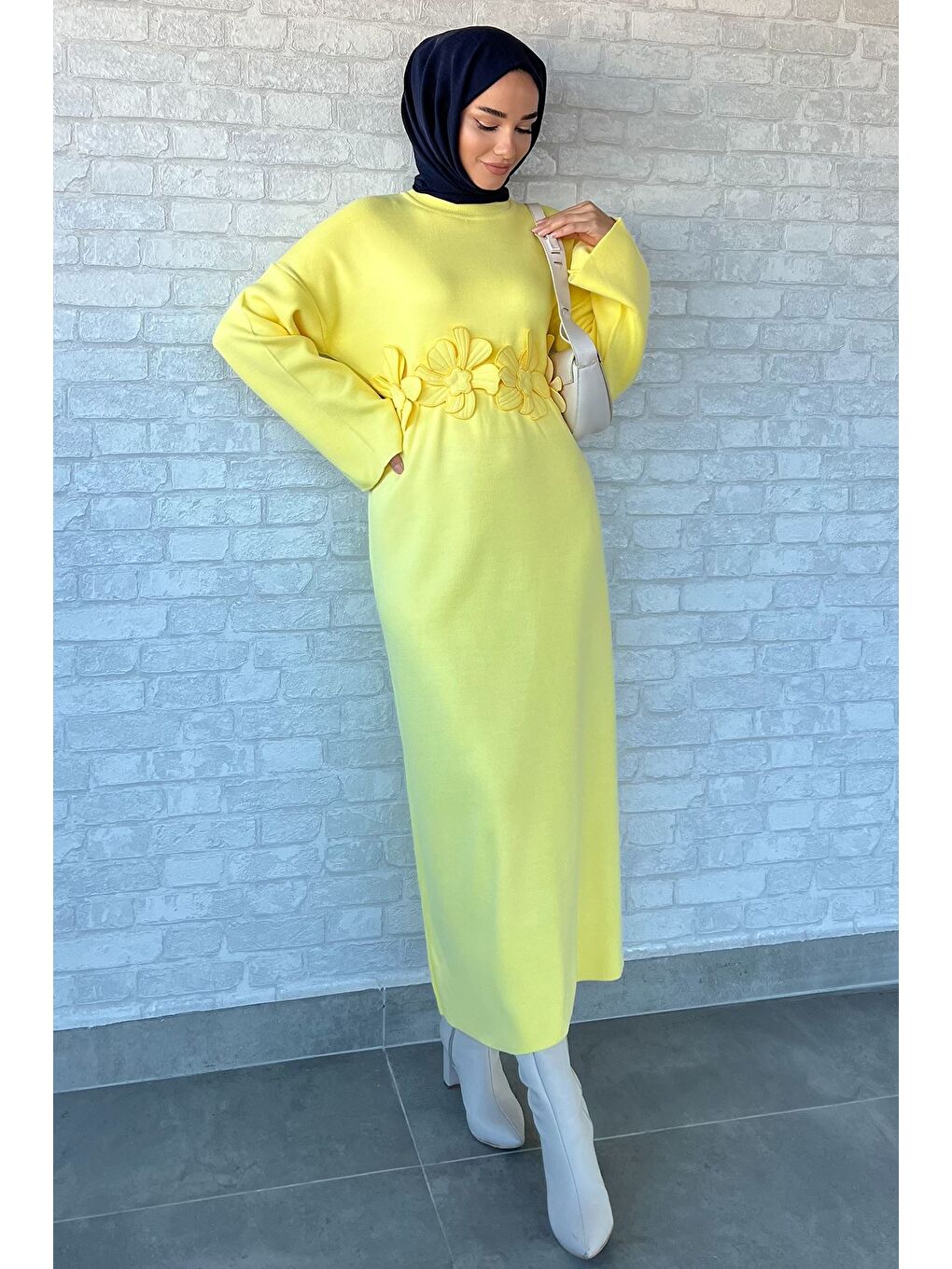 Sarı Bisiklet Yaka Çiçek Figürlü Tesettür Triko Elbise
