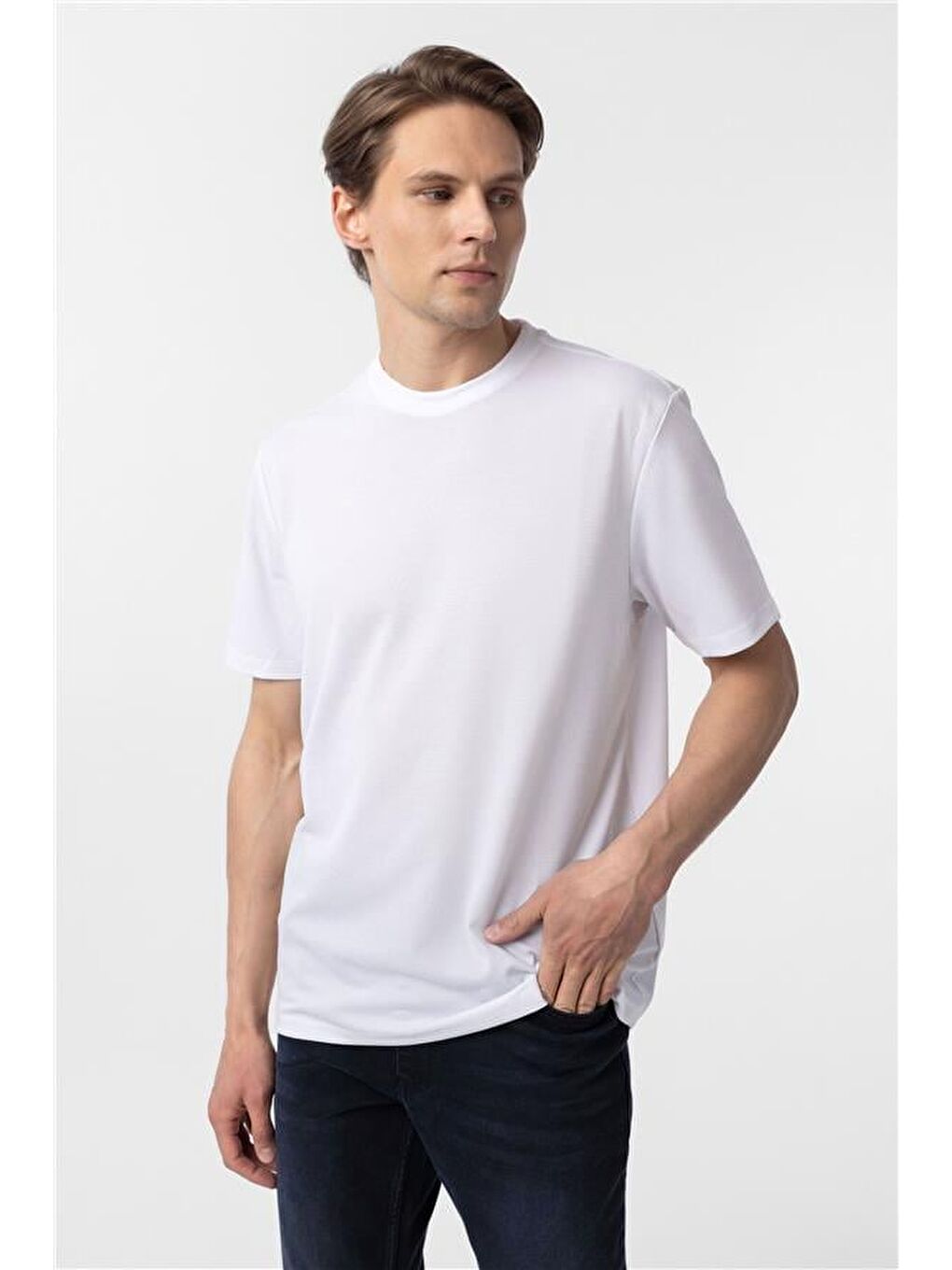 Beyaz Slim Armürlü Bisiklet Yaka Tişört-3