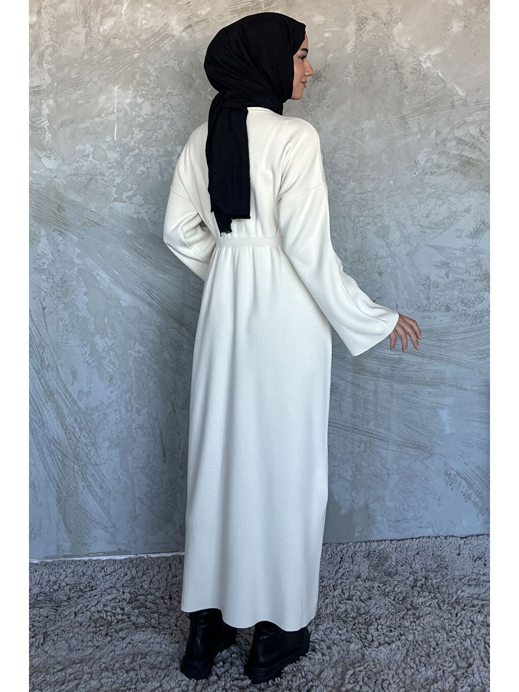 Bej Bisiklet Yaka Çiçek Figürlü Tesettür Triko Elbise-7