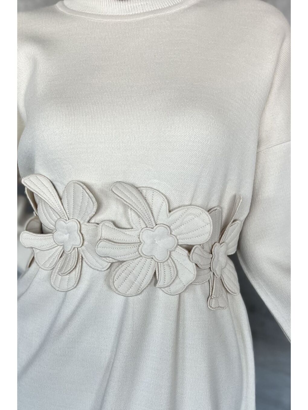 Bej Bisiklet Yaka Çiçek Figürlü Tesettür Triko Elbise-8