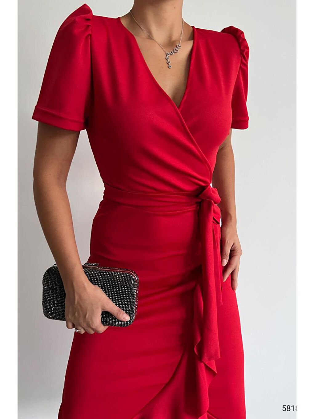 Kırmızı Krep Kumaş Kısa Kollu Kuşaklı Midi Elbise-3