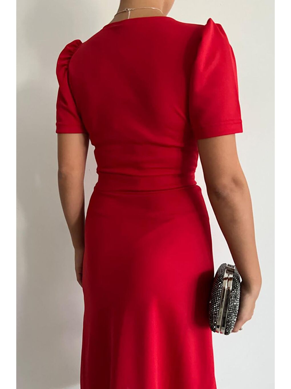 Kırmızı Krep Kumaş Kısa Kollu Kuşaklı Midi Elbise-4
