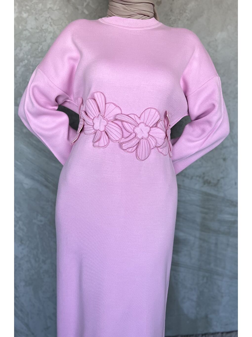 Pembe Bisiklet Yaka Çiçek Figürlü Tesettür Triko Elbise-8