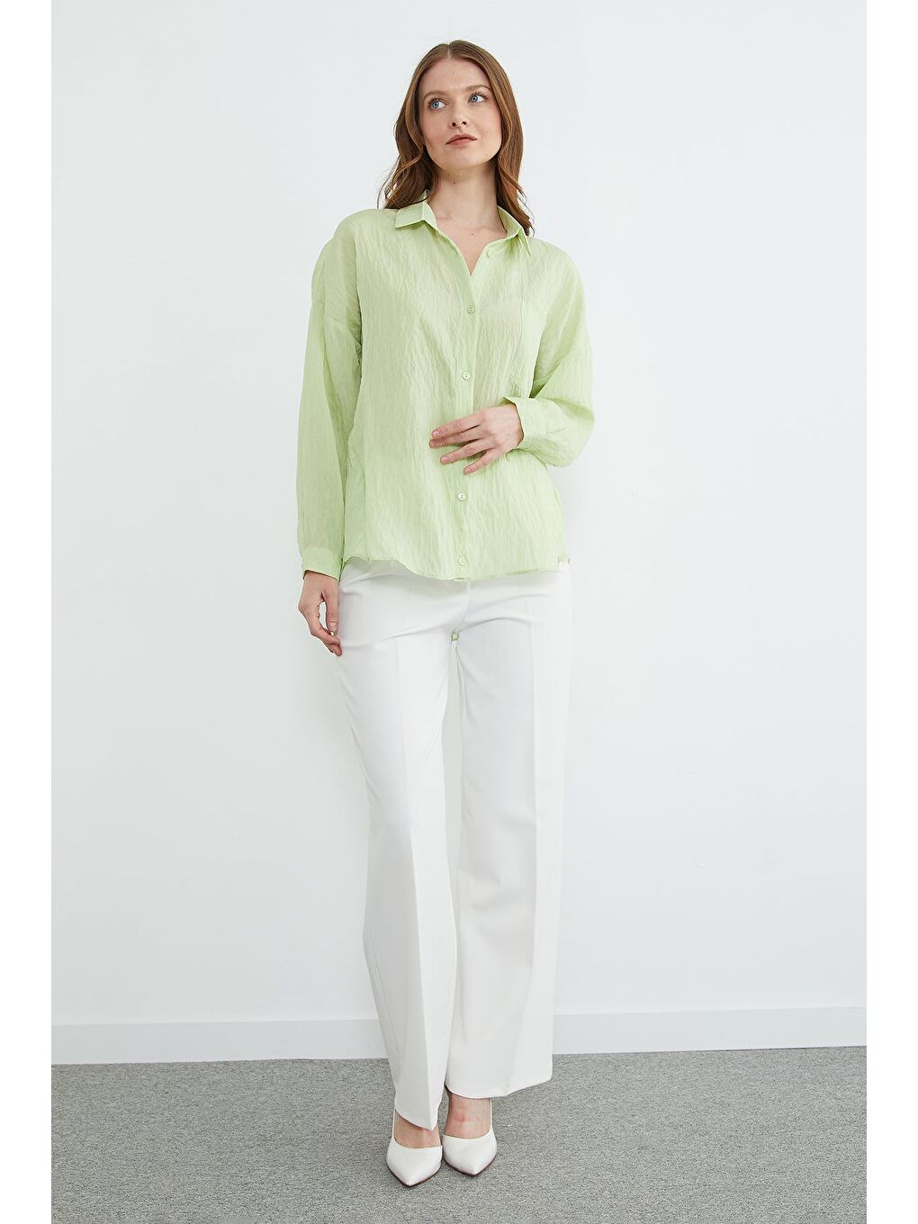 Yeşil Tek Cepli Çapraz Düğmeli Oversize Gömlek-3