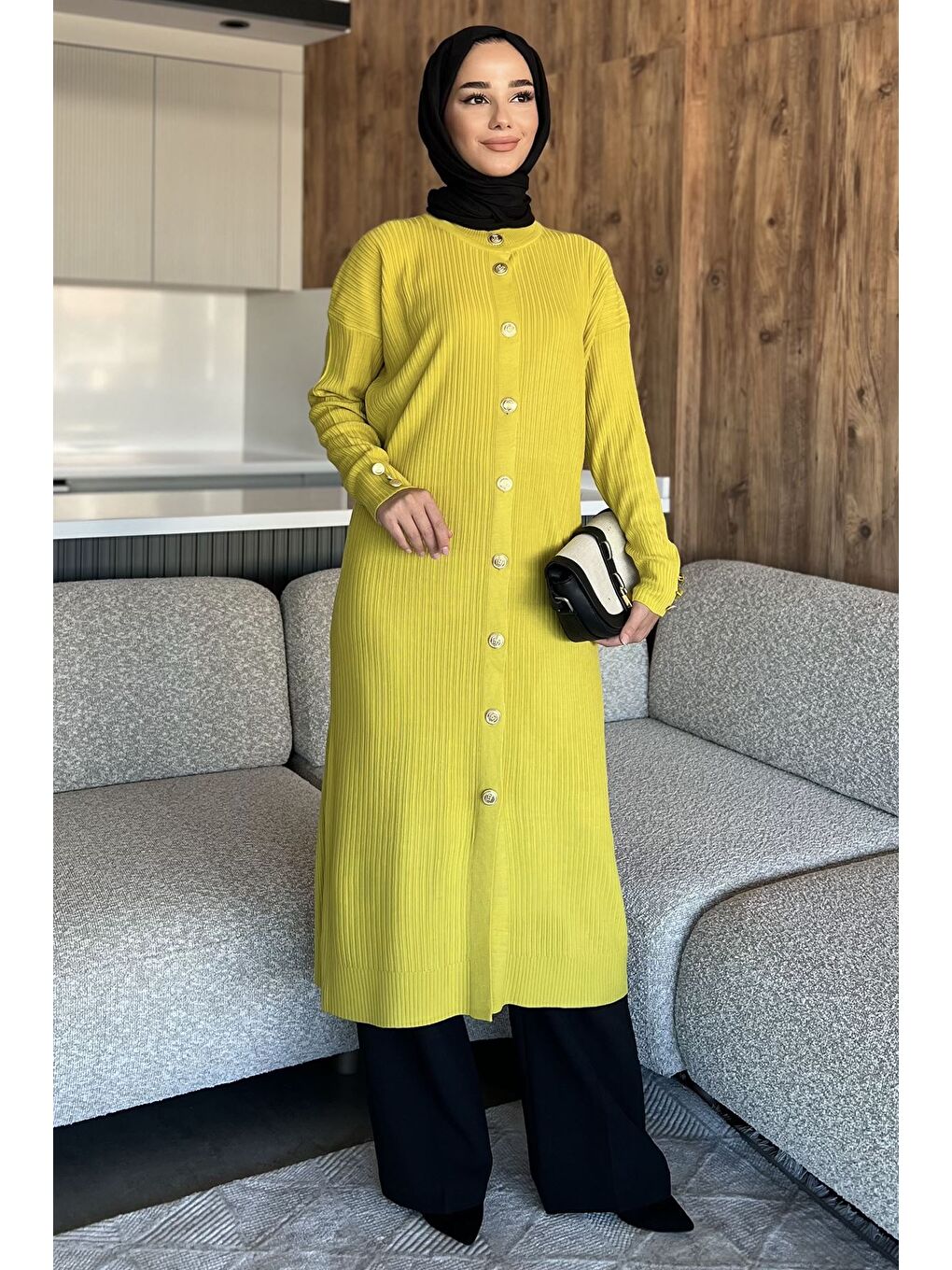 Yeşil Gold Düğmeli Kendinden Çizgi Desenli Tesettür Triko Hırka-3