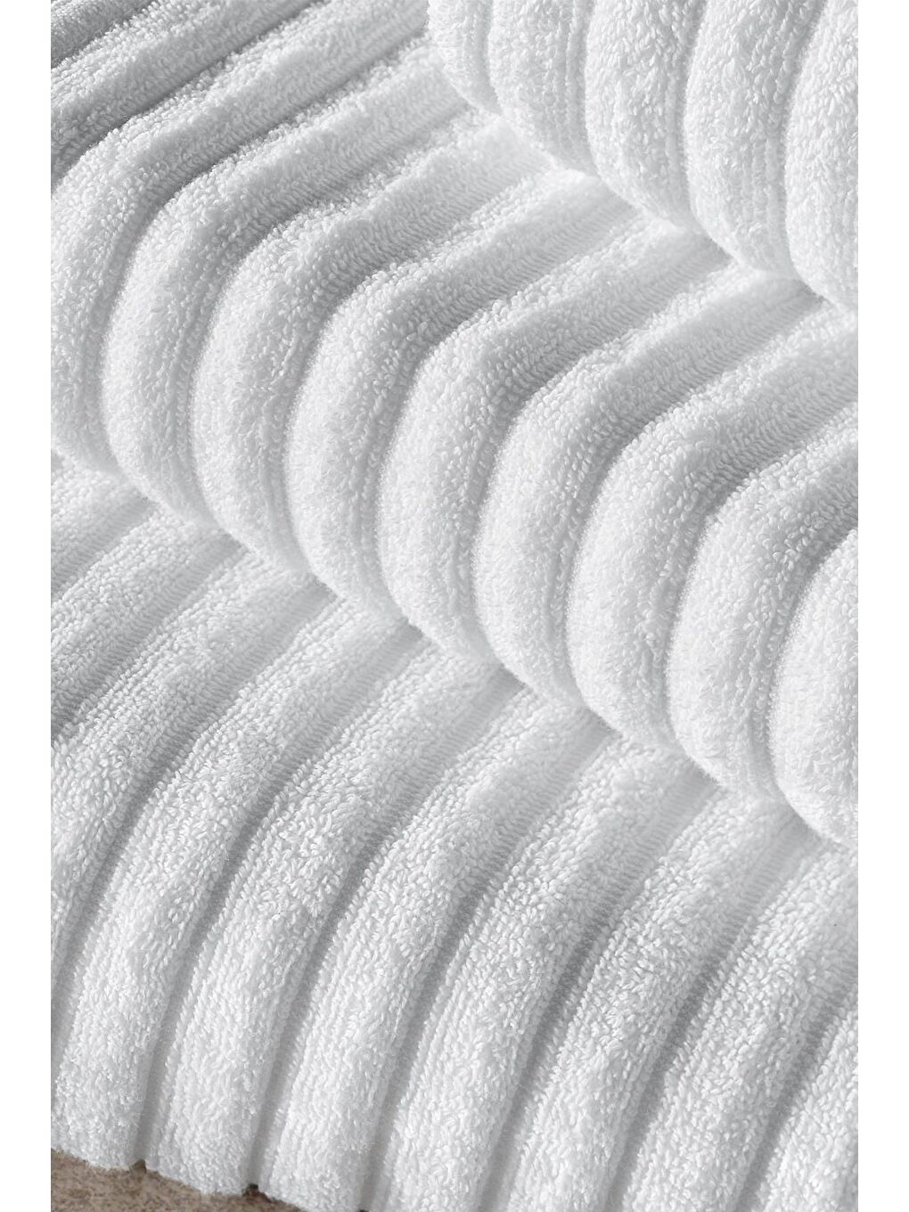 Beyaz Mitis Serisi Otel Banyo Havlusu 90x150 700 Gr-1