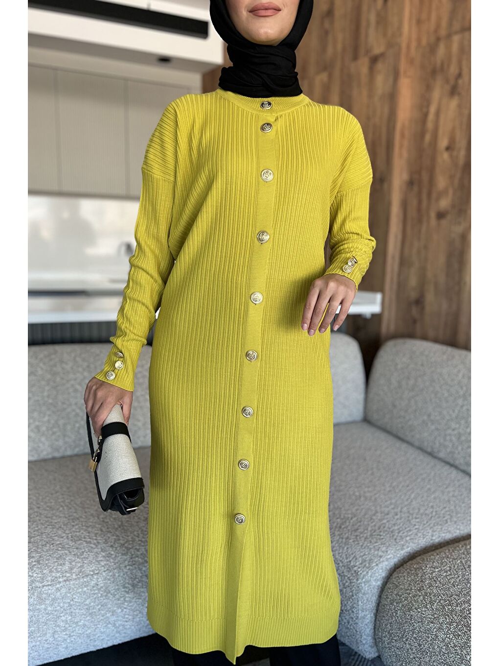 Yeşil Gold Düğmeli Kendinden Çizgi Desenli Tesettür Triko Hırka-4