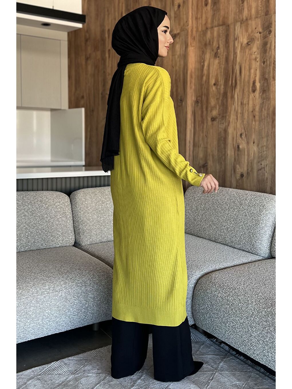 Yeşil Gold Düğmeli Kendinden Çizgi Desenli Tesettür Triko Hırka-7