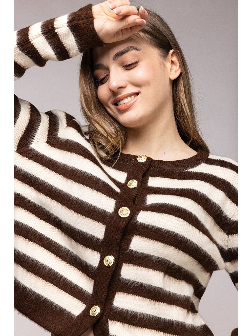 Kahverengi Çizgili Gold Düğmeli Bisiklet Yaka Hırka-2
