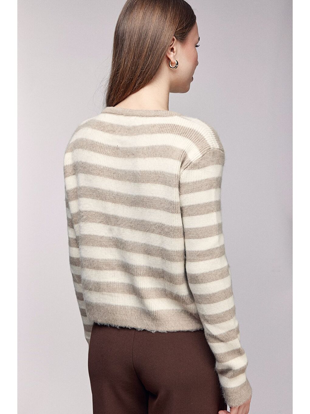 Bej Çizgili Gold Düğmeli Bisiklet Yaka Hırka-4