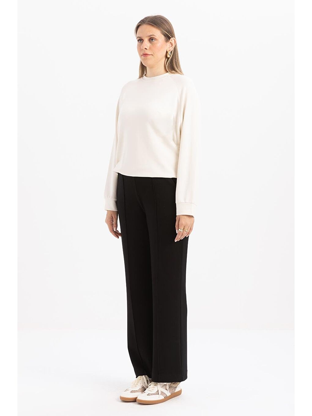 Siyah-Bol Paça Yırtmaçlı Elastanlı Örme Pantolon-2