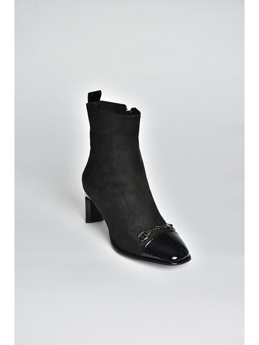 Siyah Kadın Bot V820284602-1