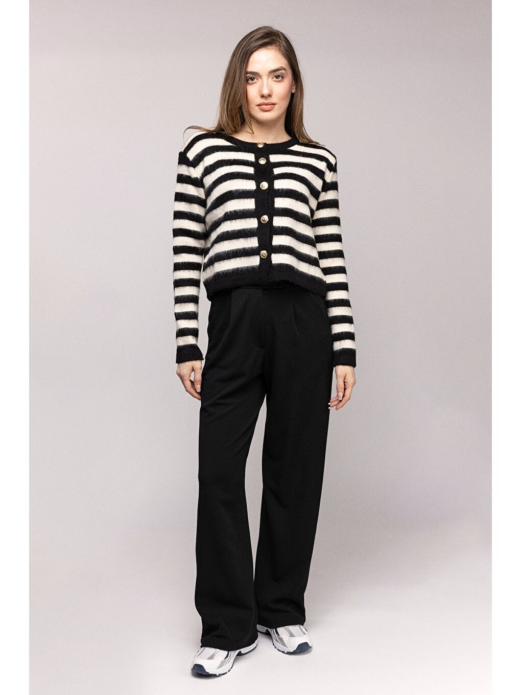 Siyah Çizgili Gold Düğmeli Bisiklet Yaka Hırka-2