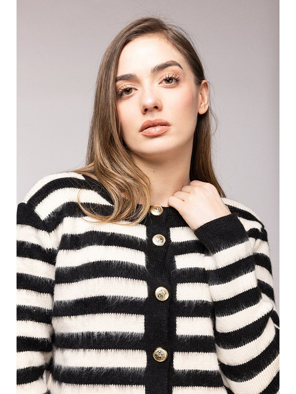 Siyah Çizgili Gold Düğmeli Bisiklet Yaka Hırka-3