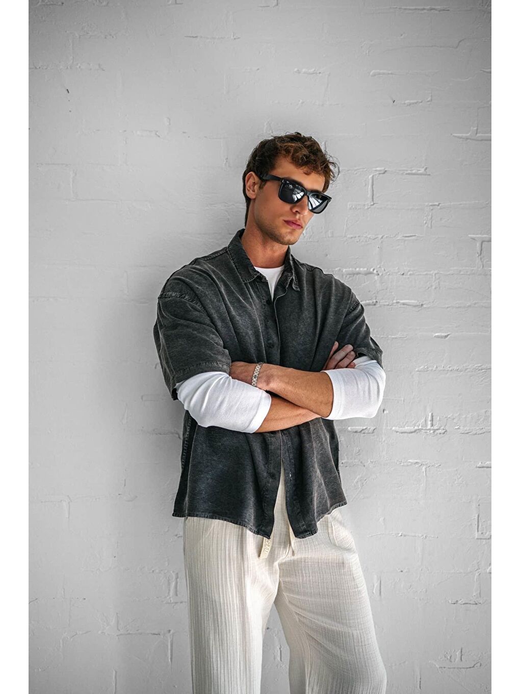 Erkek Kısa Kollu Desen Baskılı Yıkamalı Oversize Gömlek Siyah-1