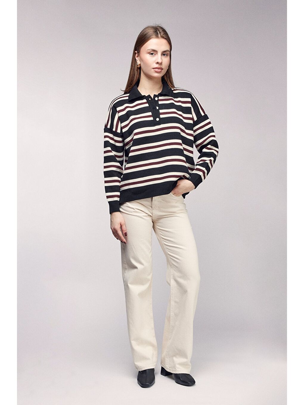 Siyah Çizgili Polo Yaka Düğmeli Triko Kazak-1