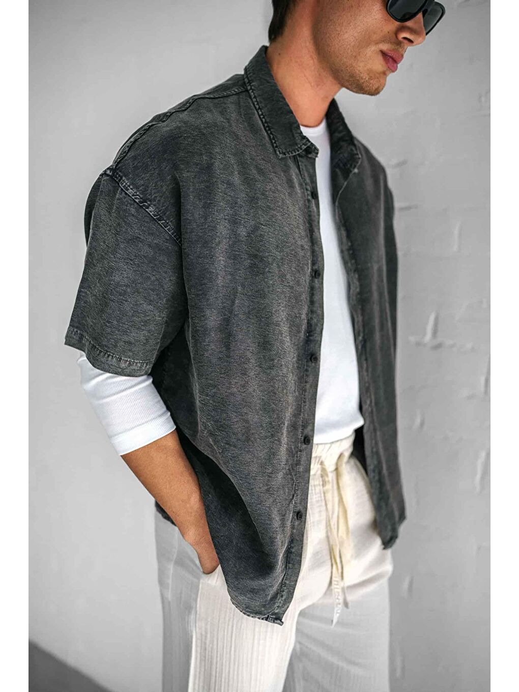 Erkek Kısa Kollu Desen Baskılı Yıkamalı Oversize Gömlek Siyah-2