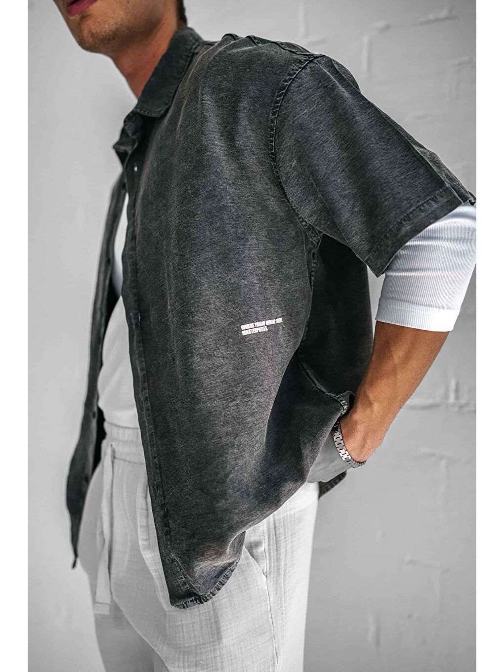 Erkek Kısa Kollu Desen Baskılı Yıkamalı Oversize Gömlek Siyah-3