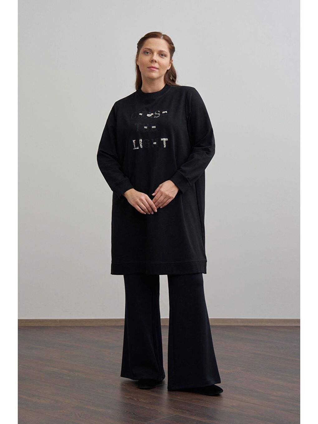 Siyah-Nakışlı Pamuklu Tunik