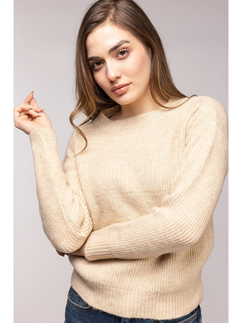 Bej Bisiklet Yaka Dokulu Triko Kazak-1