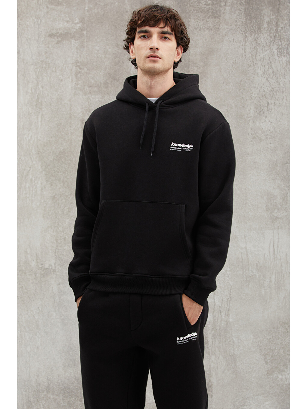 Bryaner Erkek Yumuşacık İçi Polarlı Baskılı Regular Kordonlu Siyah Sweatshirt-4